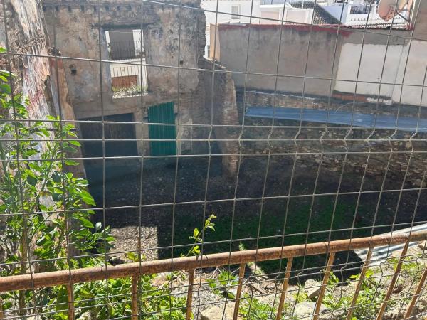 Terreno en plaza Santa Cruz