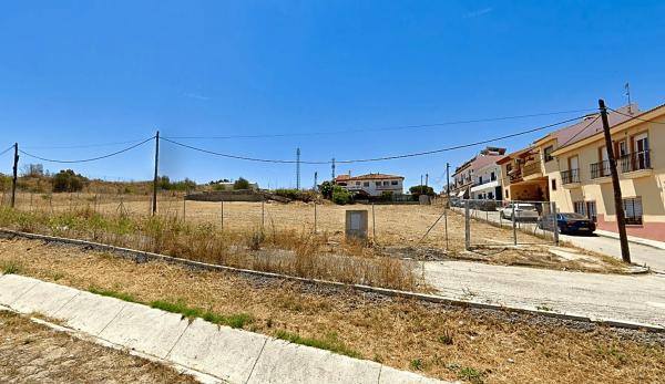 Terreno en calle Jardinera