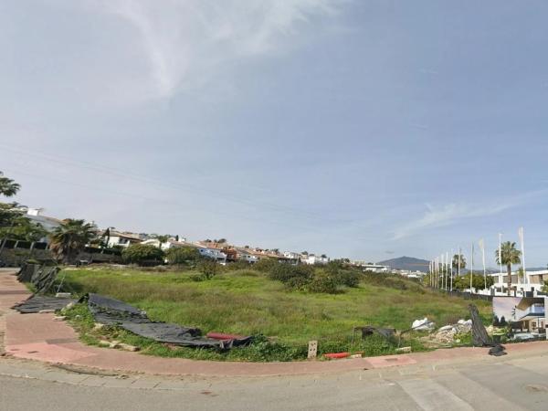Terreno en calle Calendula