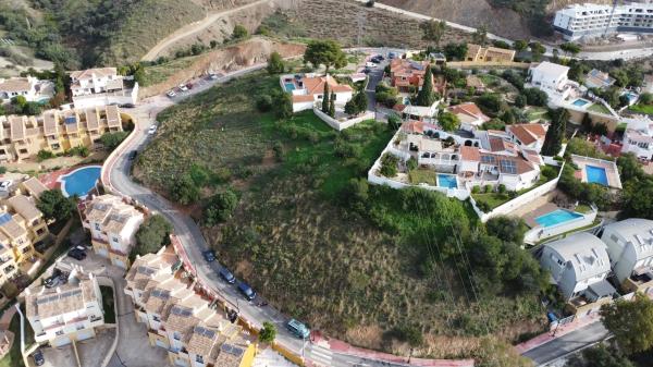 Terreno en calle Jilguero