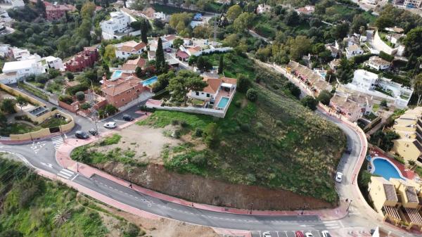 Terreno en calle Jilguero