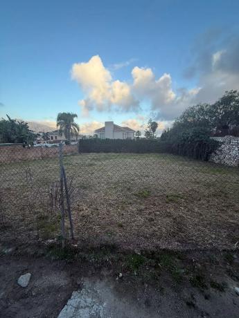 Terreno en calle Viñas de Sierrezuela
