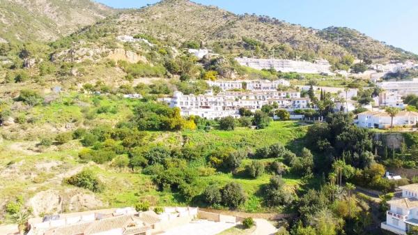 Terreno en calle El Cantillar