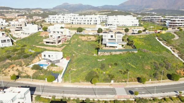 Terreno en Urbanizacion Camarate Golf, 51