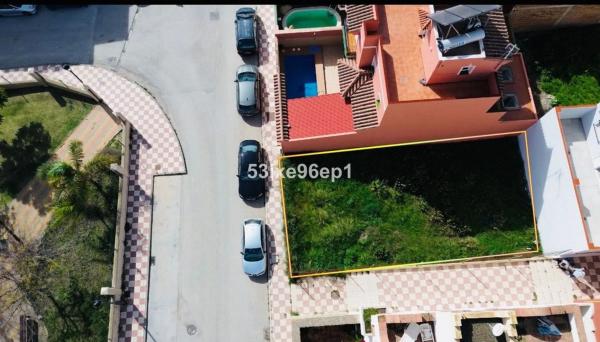 Terreno en calle Yelmo