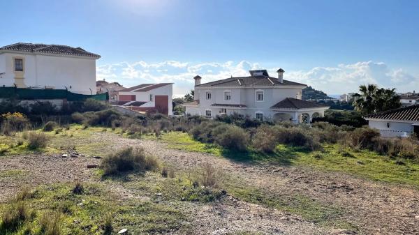 Terreno en avenida del Cantábrico, 42