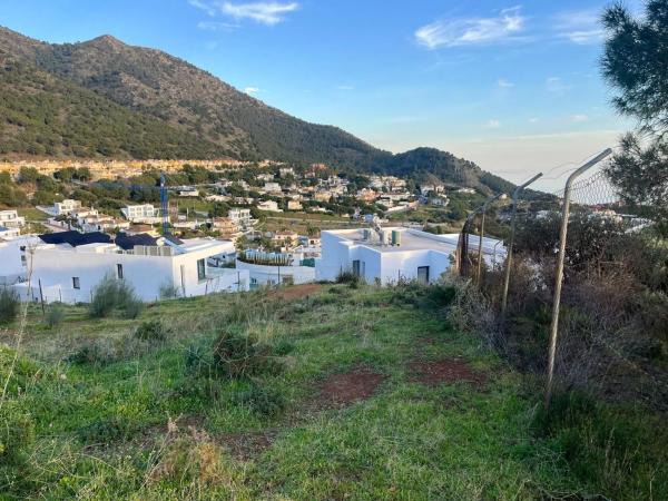 Terreno en calle Araucaria