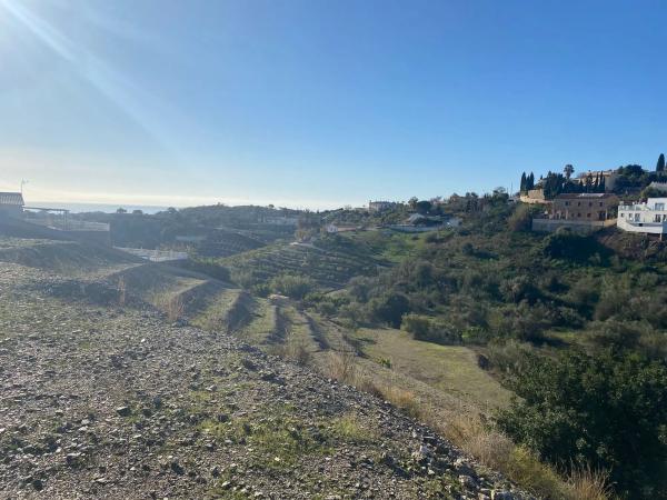 Terreno en Benajarafe
