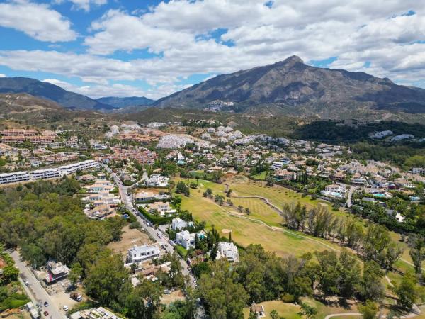 Terreno en Barrio Los Naranjos