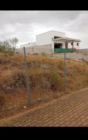 Terreno en urbanización los picachos, 11