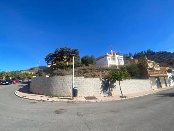 Terreno en calle Trombón s/n