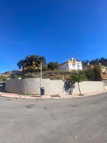 Terreno en calle Trombón s/n