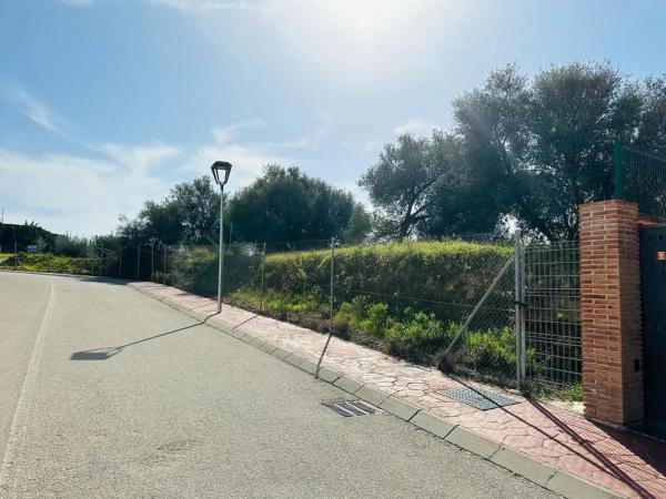 Terreno en calle Menta de Sierrezuela