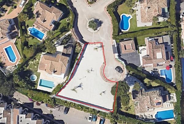 Terreno en Barrio Los Naranjos