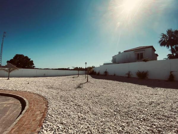 Terreno en Barrio Los Naranjos