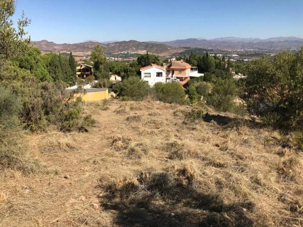 Terreno en calle Benahavís, 507