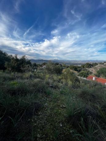 Terreno en calle Benahavís, 507