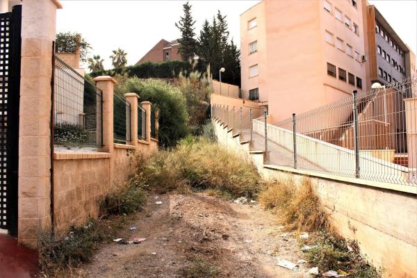 Terreno en calle Uruguay