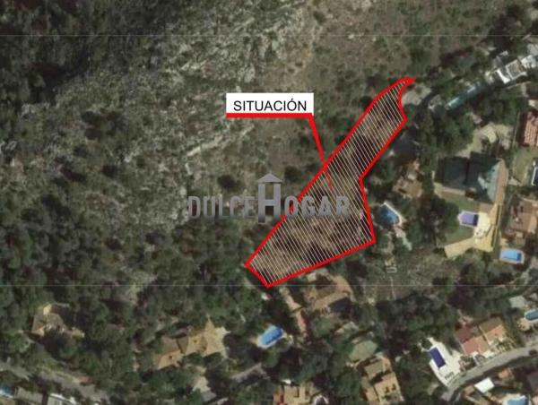 Terreno en calle de Stradivarius