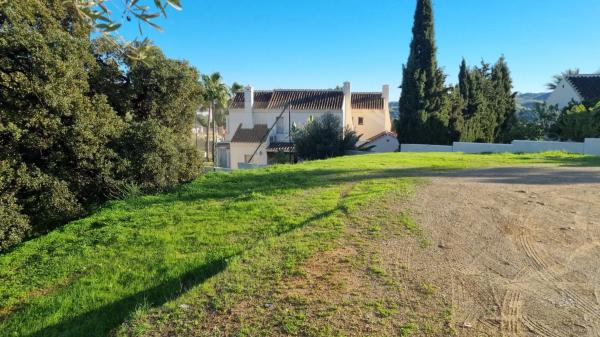 Terreno en calle Venecia