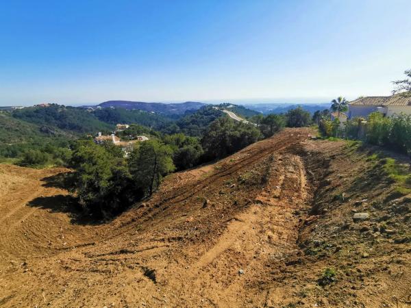 Terreno en alto Urbanizacion Montemayor, 23