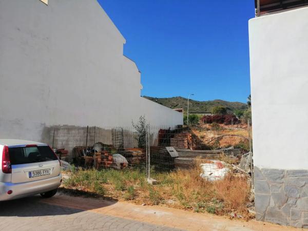 Terreno en calle Escuelas, 6