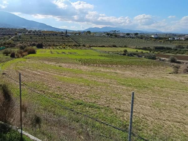 Terreno en carretera de Mirabuen