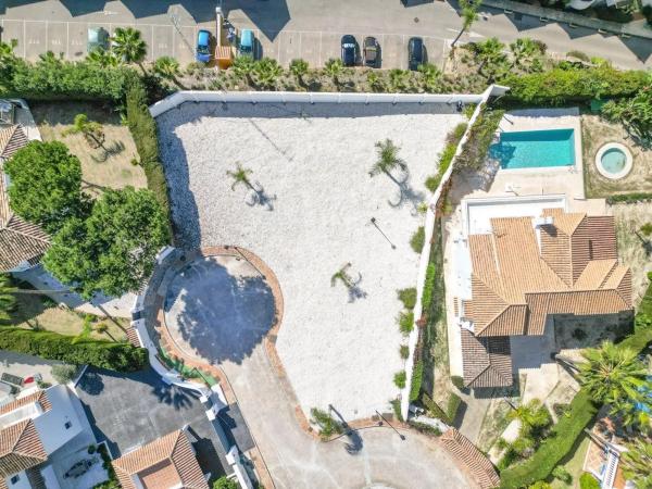 Terreno en Barrio Los Naranjos