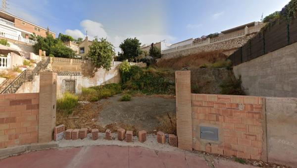 Terreno en calle Higueras