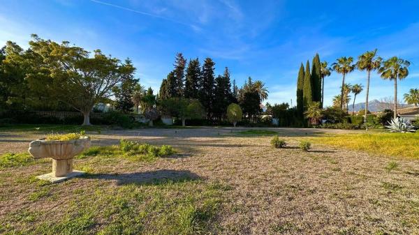 Terreno en calle Menchu Escobar, 45