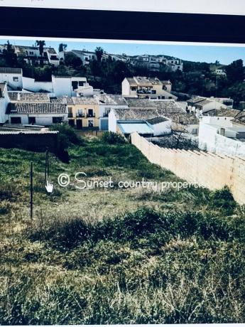 Terreno en calle Virgen de Gracia, 65