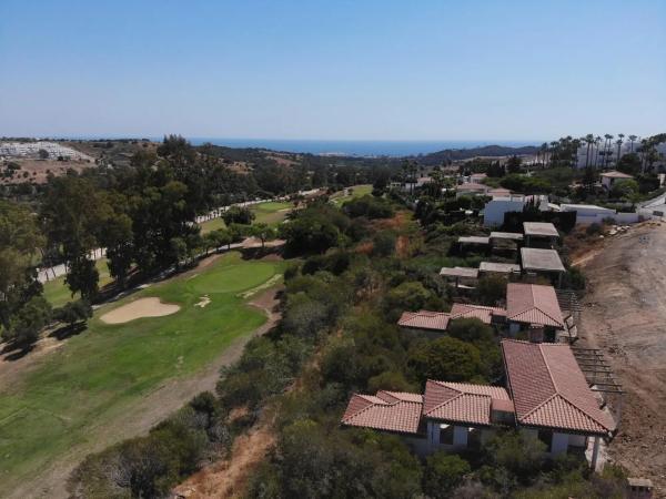 Terreno en avenida del Arte