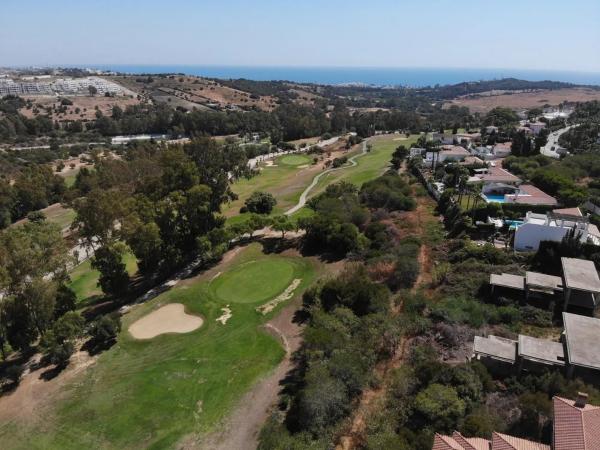 Terreno en avenida del Arte
