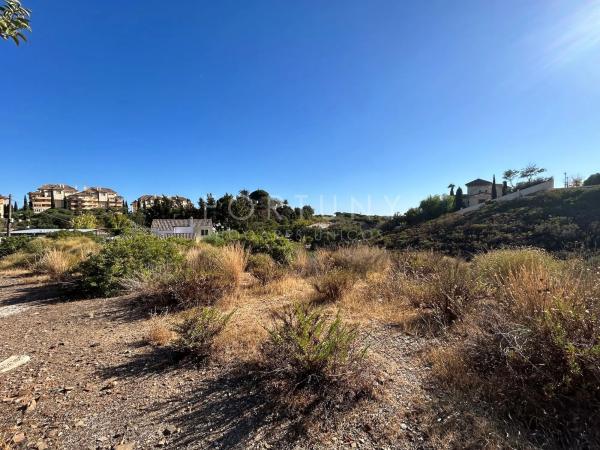 Terreno en avenida de las Cumbres