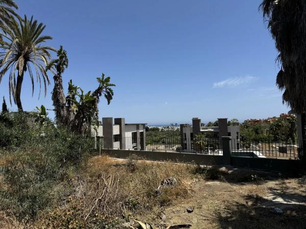 Terreno en Barrio La Dama de Noche-La Alzambra