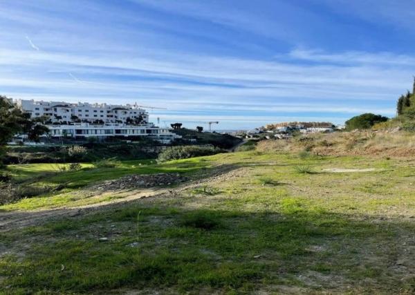 Terreno en avenida de la Resina