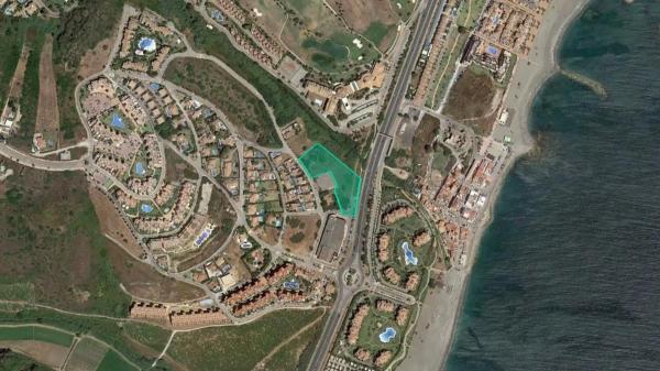 Terreno en calle Granate el