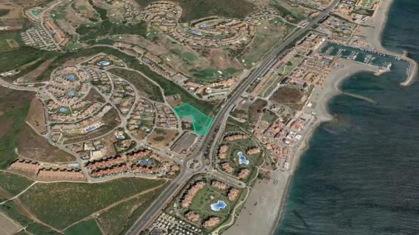 Terreno en calle Granate el