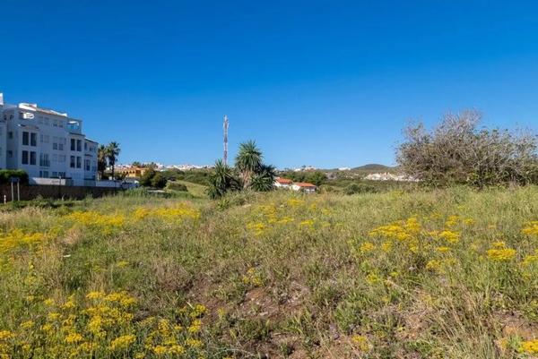 Terreno en calle Granate el