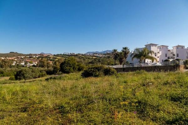 Terreno en calle Granate el