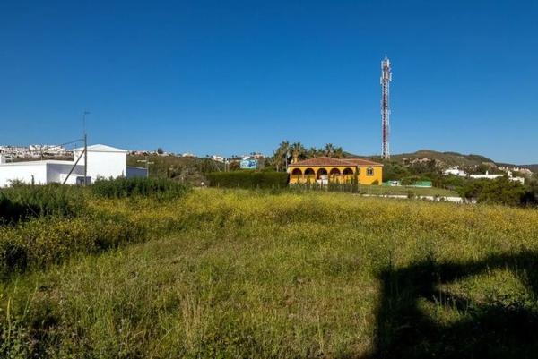 Terreno en calle Granate el