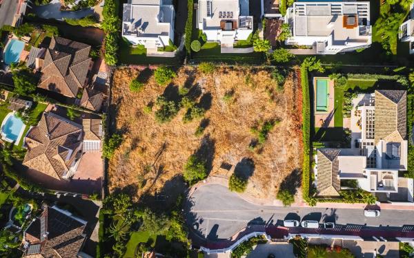 Terreno en Barrio Los Naranjos