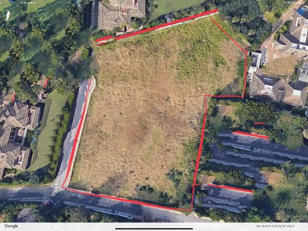 Terreno en Barrio Guadalmina Baja