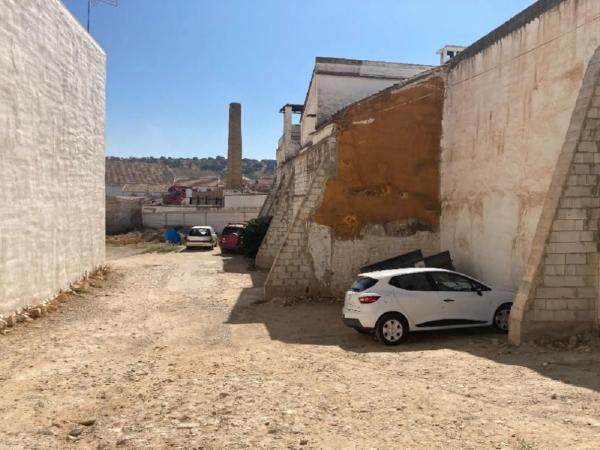 Terreno en calle de Granada, 85