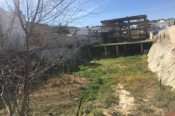 Terreno en calle de Granada