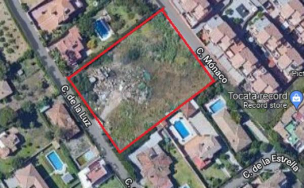 Terreno en calle de la Luz, 11