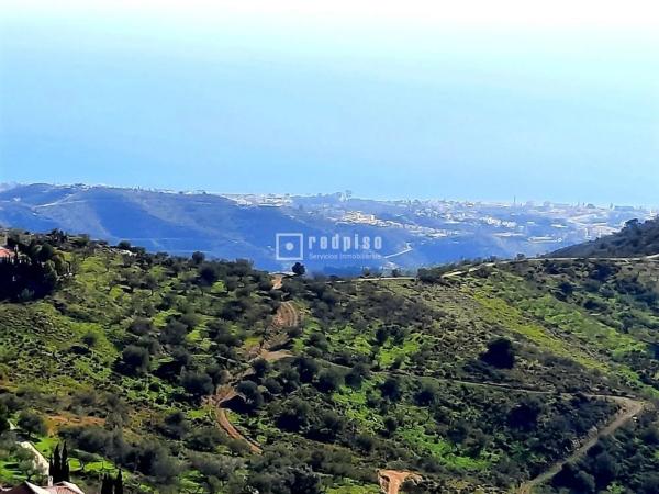 Terreno en Moclinejo