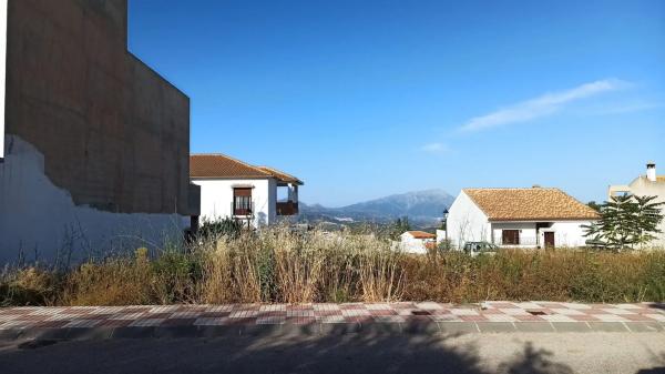 Terreno en calle Diego de Velazquez