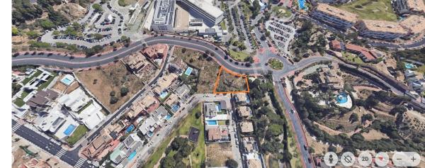 Terreno en avenida de los Argonautas, 17