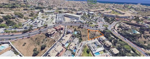 Terreno en avenida de los Argonautas, 17